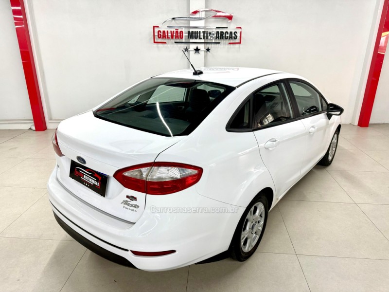 FIESTA 1.6 SE SEDAN 16V FLEX 4P MANUAL - 2014 - CAXIAS DO SUL