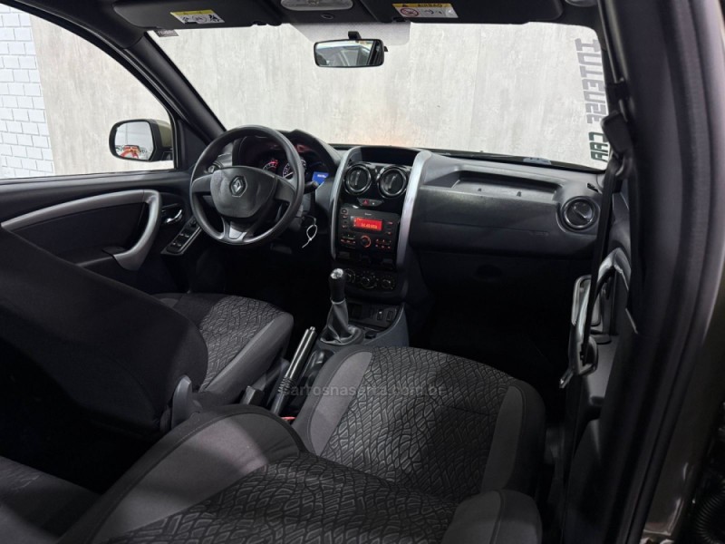 DUSTER OROCH 1.6 16V FLEX EXPRESS 4P MANUAL - 2018 - NOVO HAMBURGO