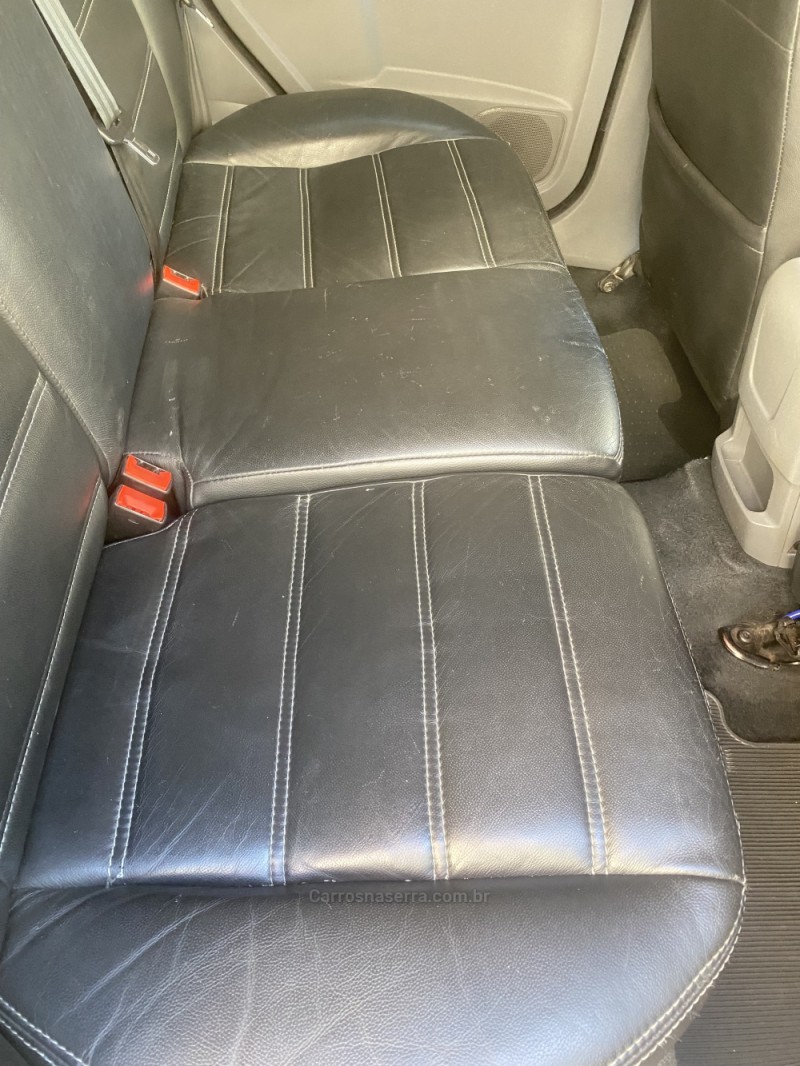 FOCUS 1.6 GLX 16V FLEX 4P MANUAL - 2011 - CAXIAS DO SUL