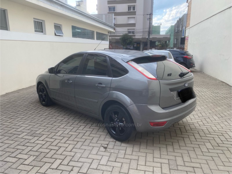 FOCUS 1.6 GLX 16V FLEX 4P MANUAL - 2011 - CAXIAS DO SUL