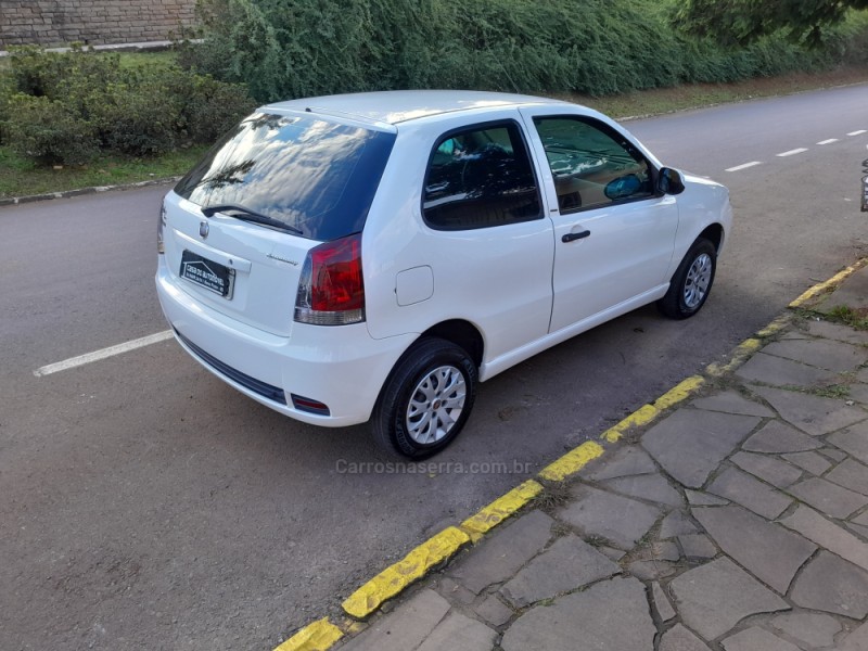 PALIO 1.0 MPI FIRE CELEBRATION 8V FLEX 2P MANUAL - 2013 - NOVA PRATA