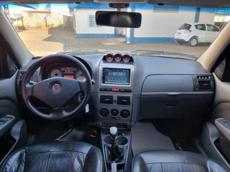 PALIO 1.8 MPI ADVENTURE LOCKER WEEKEND 8V FLEX 4P MANUAL - 2010 - VACARIA