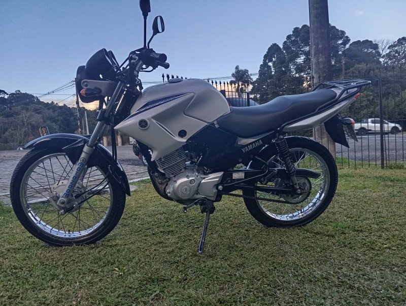 YBR 125 E