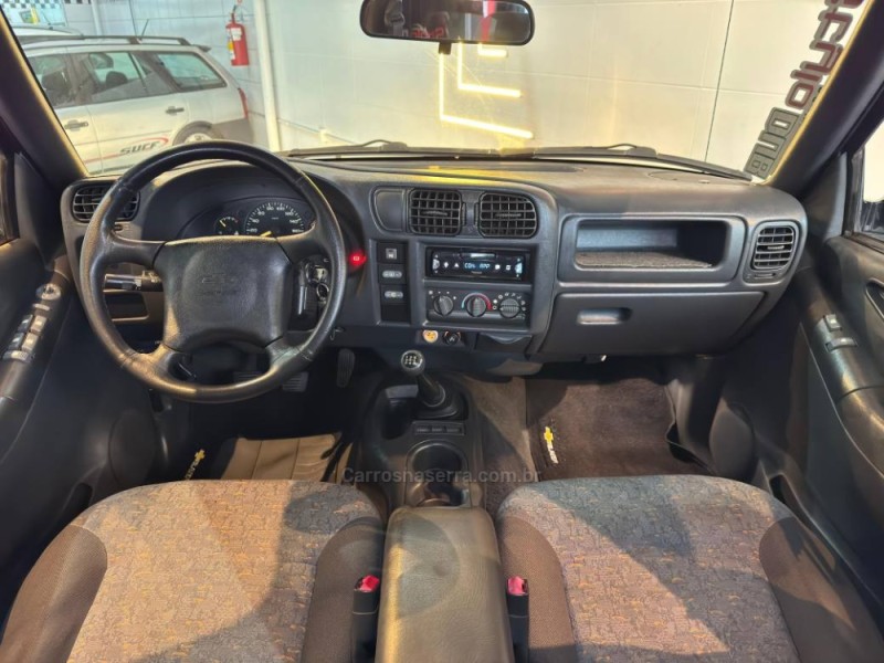 BLAZER 2.4 MPFI 4X2 8V GASOLINA 4P MANUAL - 2001 - ESTâNCIA VELHA