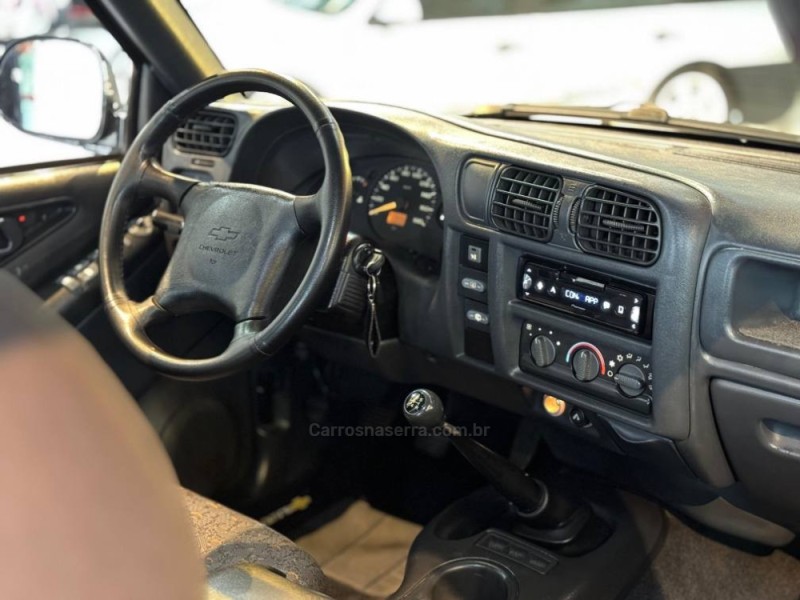 BLAZER 2.4 MPFI 4X2 8V GASOLINA 4P MANUAL - 2001 - ESTâNCIA VELHA