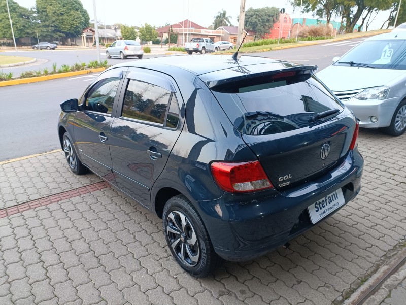 GOL 1.0 MI 8V FLEX 4P MANUAL G.V - 2013 - BOM PRINCíPIO