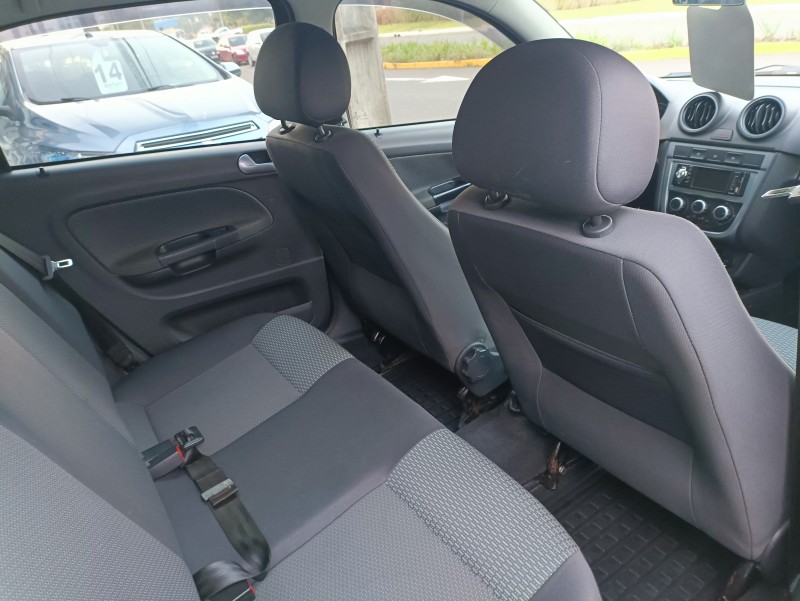 GOL 1.0 MI 8V FLEX 4P MANUAL G.V - 2013 - BOM PRINCíPIO