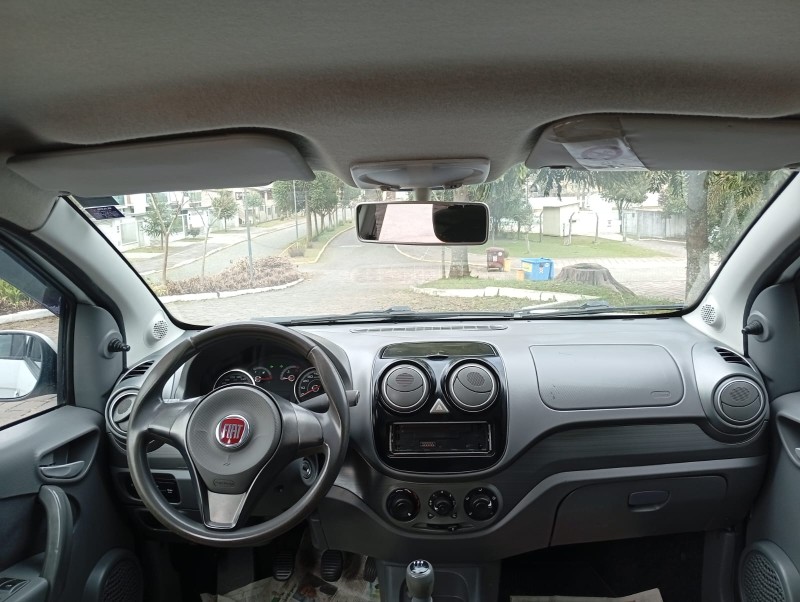 PALIO 1.4 MPI ATTRACTIVE 8V FLEX 4P MANUAL - 2014 - FARROUPILHA