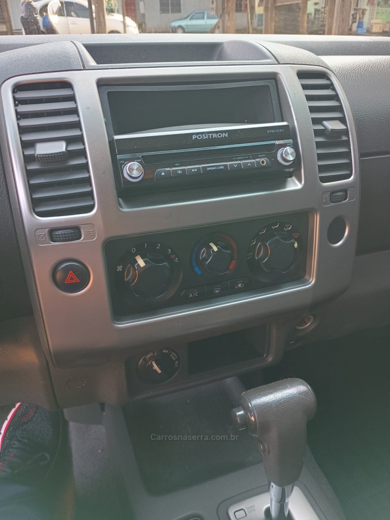 FRONTIER 2.5 LE ATTACK 4X4 CD TURBO ELETRONIC DIESEL 4P AUTOMÁTICO - 2013 - FARROUPILHA