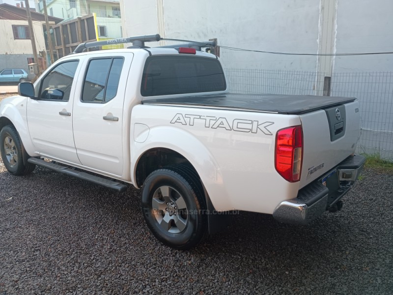 FRONTIER 2.5 LE ATTACK 4X4 CD TURBO ELETRONIC DIESEL 4P AUTOMÁTICO - 2013 - FARROUPILHA