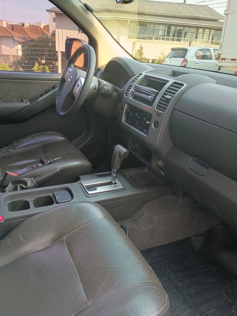 FRONTIER 2.5 LE ATTACK 4X4 CD TURBO ELETRONIC DIESEL 4P AUTOMÁTICO - 2013 - FARROUPILHA