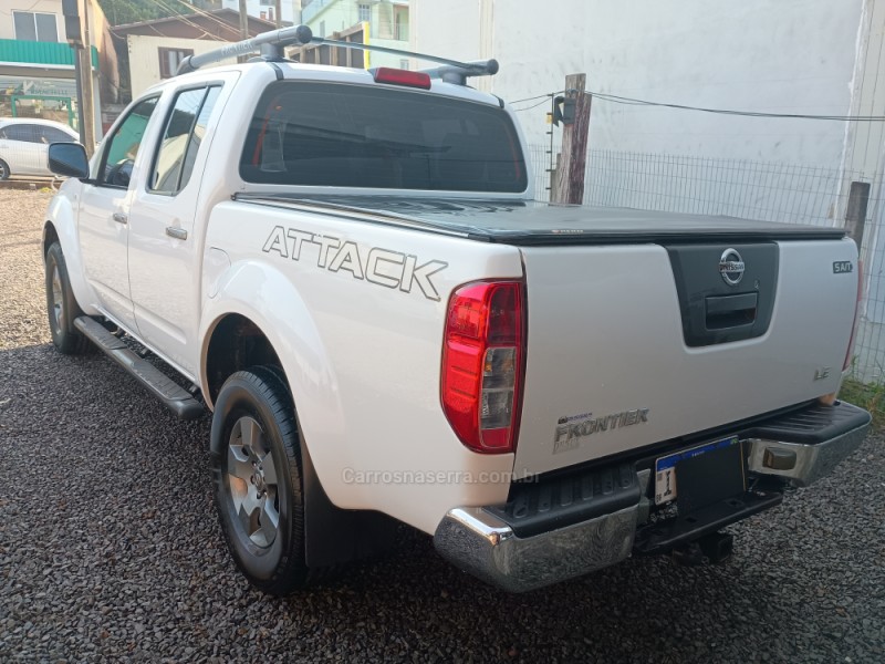 FRONTIER 2.5 LE ATTACK 4X4 CD TURBO ELETRONIC DIESEL 4P AUTOMÁTICO - 2013 - FARROUPILHA