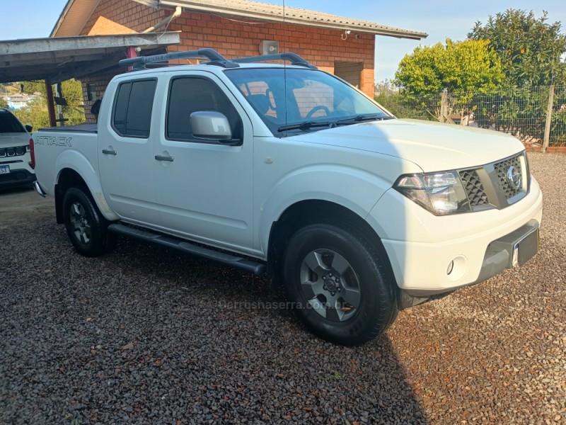 FRONTIER 2.5 LE ATTACK 4X4 CD TURBO ELETRONIC DIESEL 4P AUTOMÁTICO - 2013 - FARROUPILHA