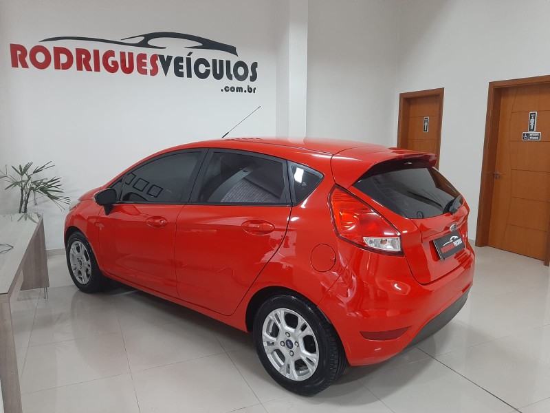 FIESTA 1.5 SE HATCH 16V FLEX 4P MANUAL - 2014 - CAXIAS DO SUL