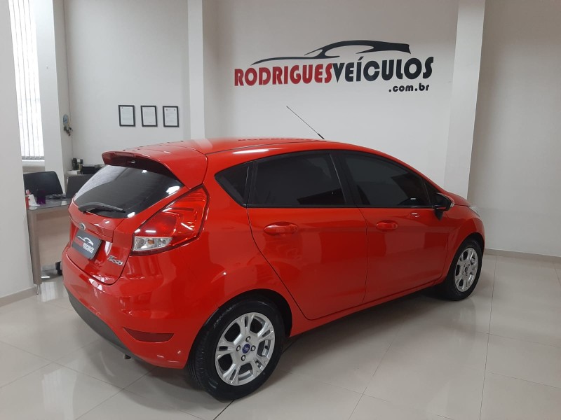 FIESTA 1.5 SE HATCH 16V FLEX 4P MANUAL - 2014 - CAXIAS DO SUL