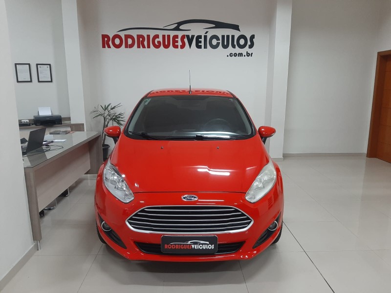 FIESTA 1.5 SE HATCH 16V FLEX 4P MANUAL - 2014 - CAXIAS DO SUL
