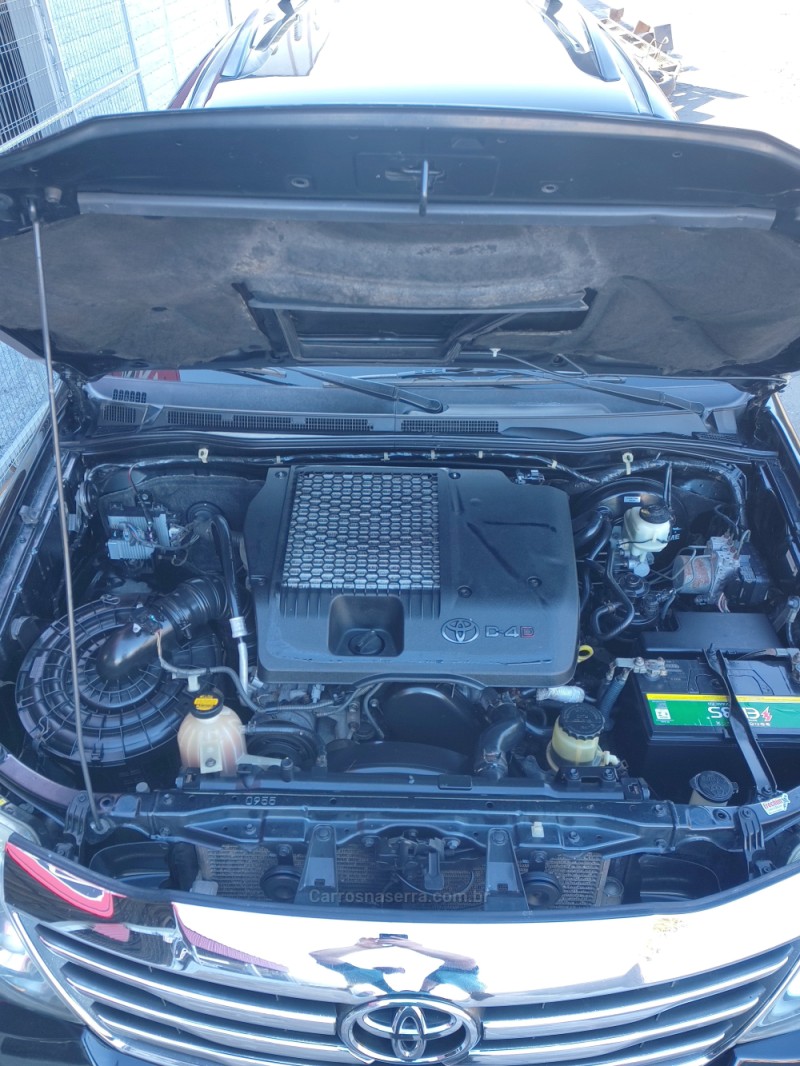 HILUX SW4 3.0 SRV 4X4 7 LUGARES 16V TURBO INTERCOOLER DIESEL 4P AUTOMÁTICO - 2013 - TRêS COROAS