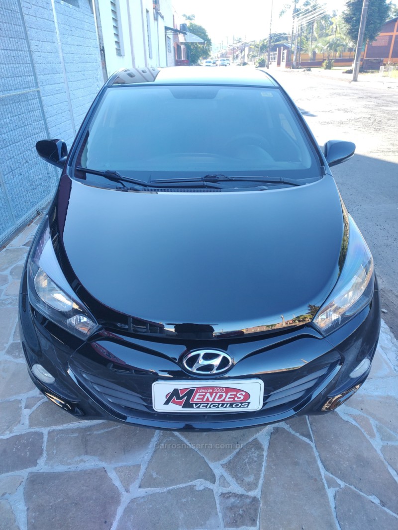 HB20 1.0 COMFORT 12V FLEX 4P MANUAL - 2015 - TRêS COROAS