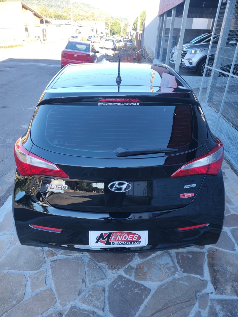 HB20 1.0 COMFORT 12V FLEX 4P MANUAL - 2015 - TRêS COROAS