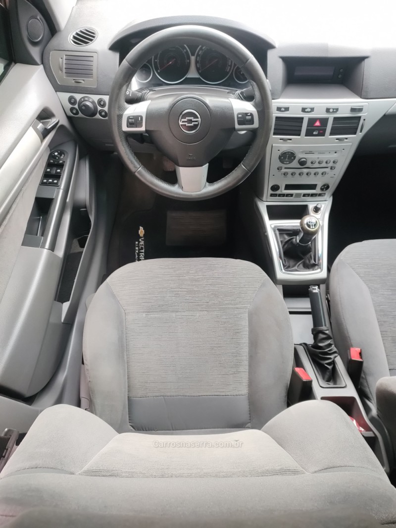 VECTRA 2.0 MPFI ELEGANCE 8V FLEX 4P MANUAL - 2010 - TRêS COROAS
