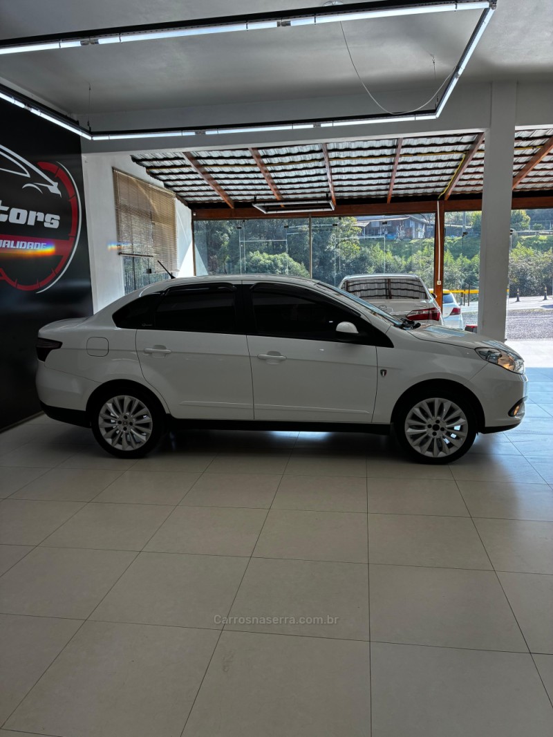 GRAND SIENA 1.4 MPI ATTRACTIVE 8V FLEX 4P MANUAL - 2016 - FARROUPILHA