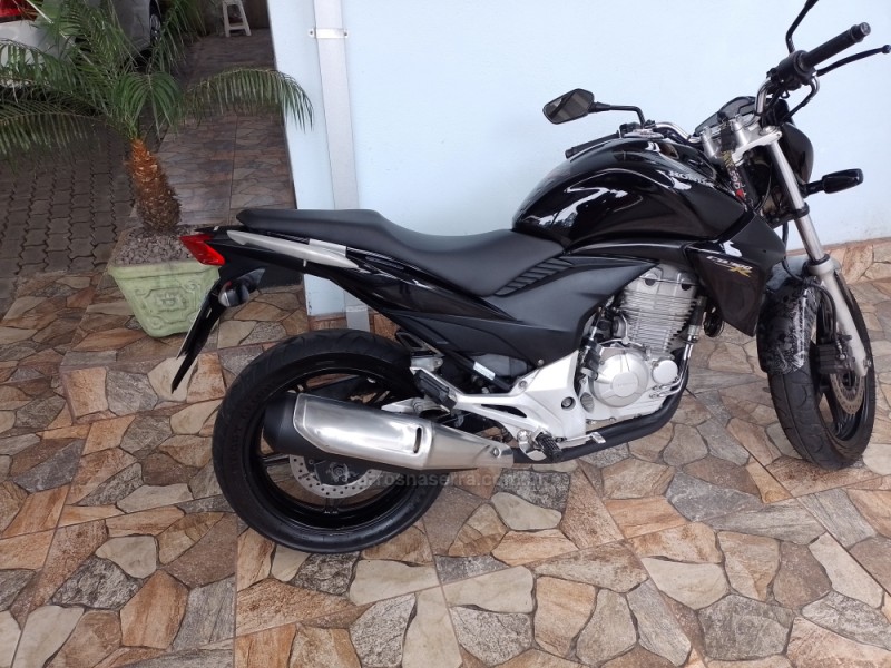CB 300R  - 2014 - CAXIAS DO SUL