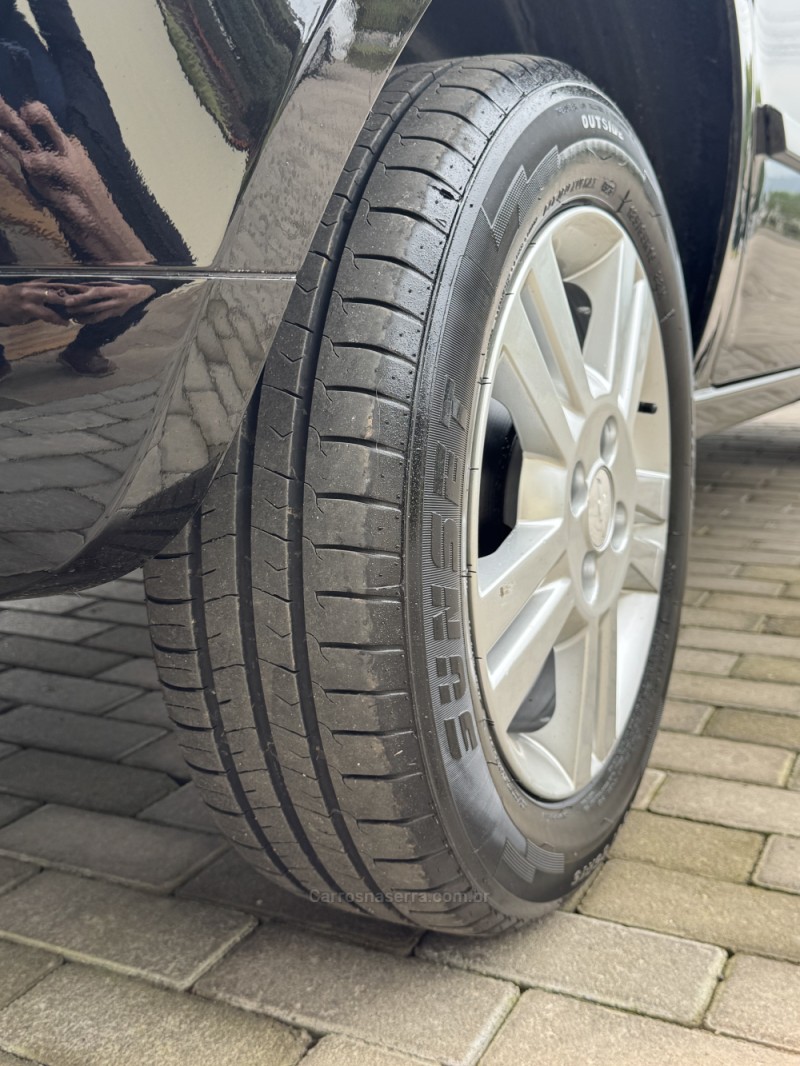 AGILE 1.4 MPFI LTZ 8V FLEX 4P MANUAL - 2011 - ENCANTADO