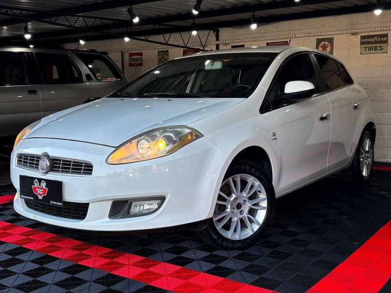 bravo 1.8 essence 16v flex 4p automatizado 2012 teutonia