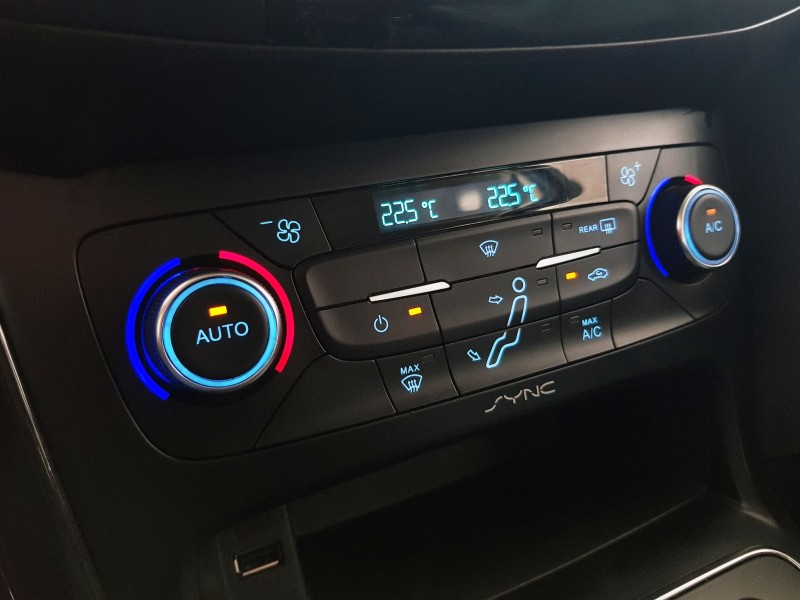 FOCUS 2.0 TITANIUM HATCH 16V FLEX 4P AUTOMÁTICO - 2016 - CAXIAS DO SUL