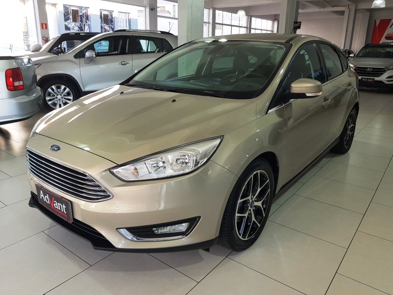 focus 2.0 titanium hatch 16v flex 4p automatico 2016 caxias do sul