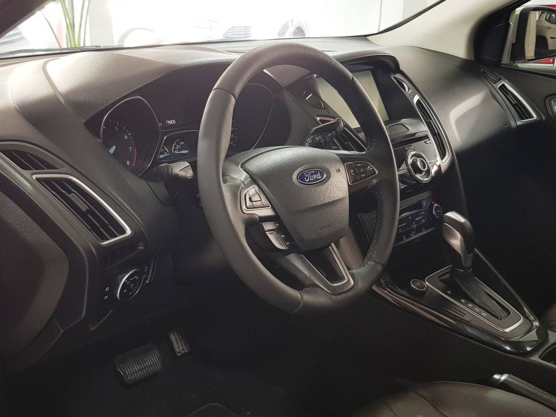 FOCUS 2.0 TITANIUM HATCH 16V FLEX 4P AUTOMÁTICO - 2016 - CAXIAS DO SUL