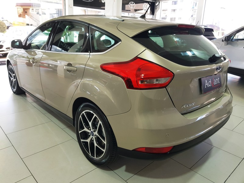 FOCUS 2.0 TITANIUM HATCH 16V FLEX 4P AUTOMÁTICO - 2016 - CAXIAS DO SUL