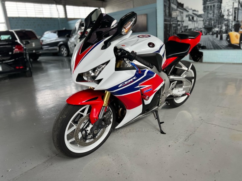 CBR 1000RR FIREBLADE - 2013 - CAXIAS DO SUL