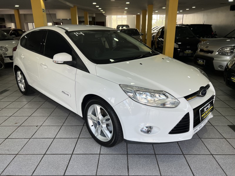 FOCUS 2.0 SE 16V FLEX 4P AUTOMÁTICO - 2014 - CAXIAS DO SUL