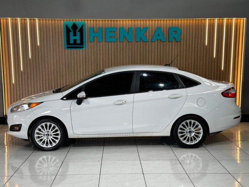 FIESTA 1.6 TITANIUM PLUS SEDAN 16V FLEX 4P AUTOMÁTICO - 2017 - CAMPO BOM