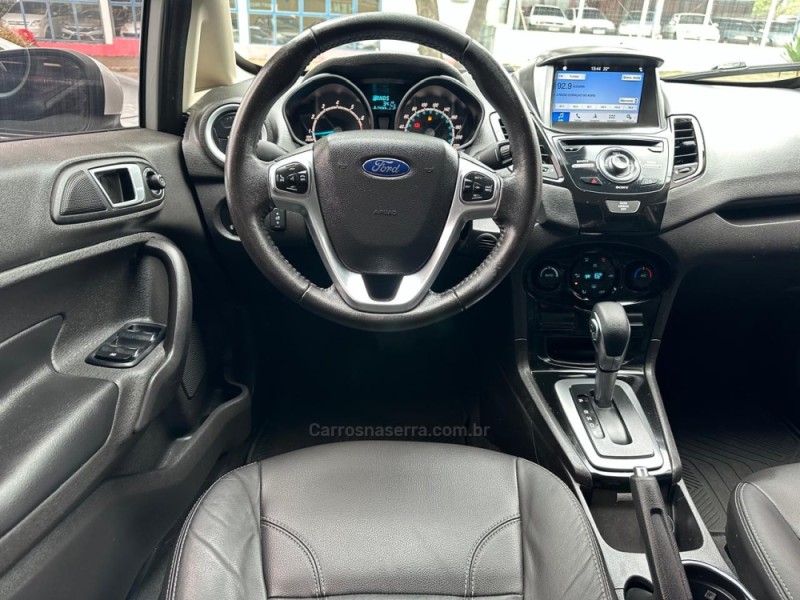 FIESTA 1.6 TITANIUM PLUS SEDAN 16V FLEX 4P AUTOMÁTICO - 2017 - CAMPO BOM