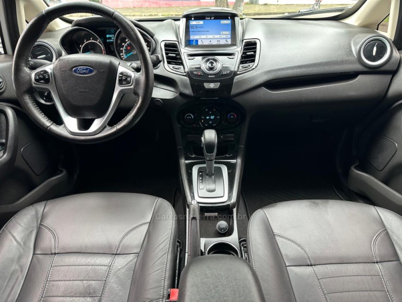 FIESTA 1.6 TITANIUM PLUS SEDAN 16V FLEX 4P AUTOMÁTICO - 2017 - CAMPO BOM