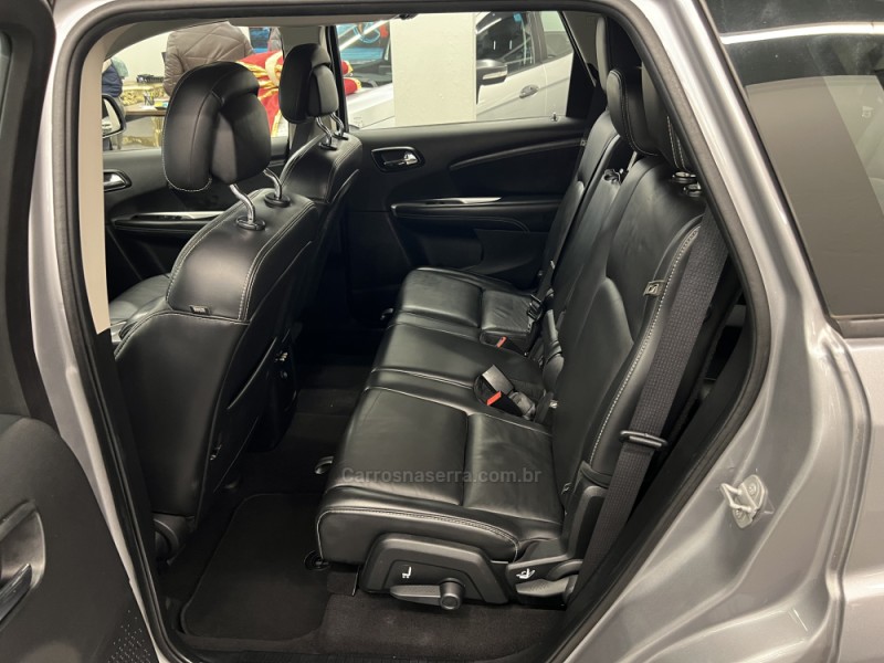 JOURNEY 3.6 RT V6 GASOLINA 4P AUTOMÁTICO - 2015 - NOVO HAMBURGO