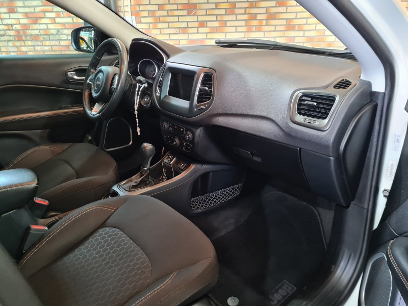 COMPASS 2.0 SPORT 4X2 16V GASOLINA 4P AUTOMÁTICO - 2018 - FARROUPILHA