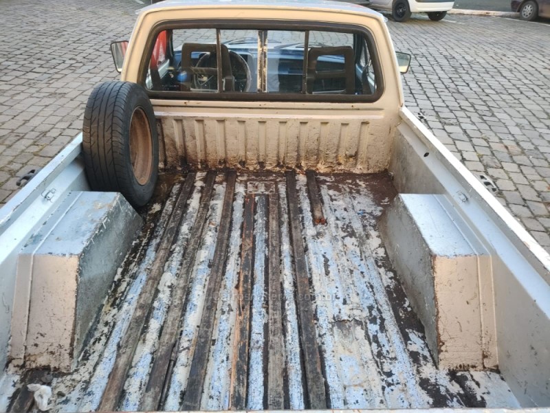 PAMPA 1.8 GL 8V CS GASOLINA 2P MANUAL - 1990 - GUAPORé
