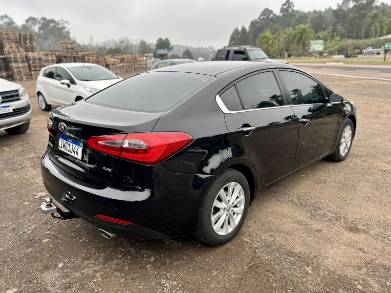 CERATO 1.6 SX3 16V FLEX 4P AUTOMÁTICO - 2015 - SãO SEBASTIãO DO CAí