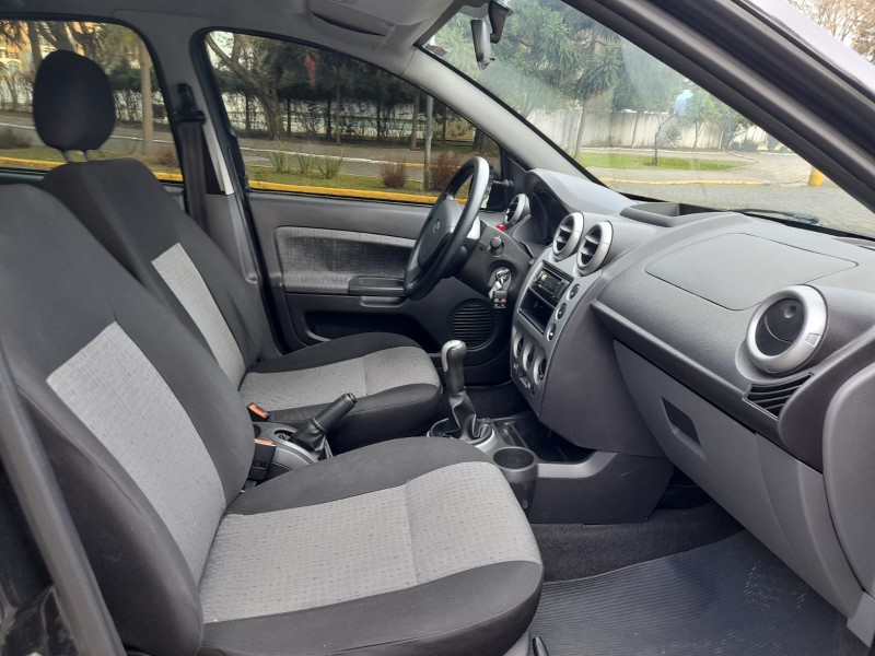 FIESTA 1.6 MPI SEDAN 8V FLEX 4P MANUAL - 2013 - FARROUPILHA