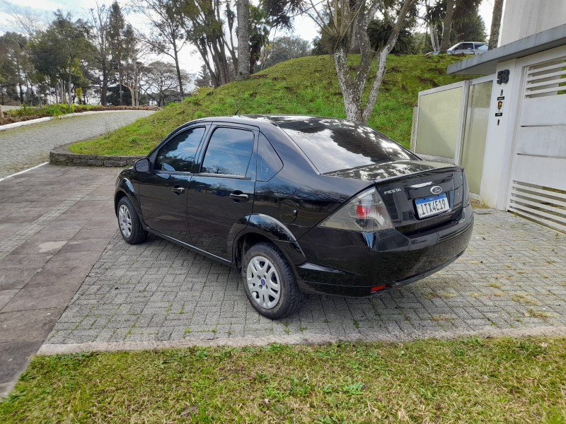 FIESTA 1.6 MPI SEDAN 8V FLEX 4P MANUAL - 2013 - FARROUPILHA
