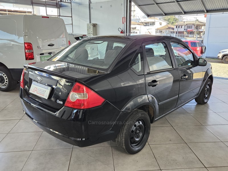 FIESTA 1.0 MPI SEDAN 8V FLEX 4P MANUAL - 2008 - TAPEJARA