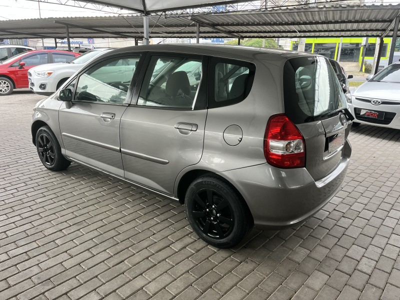 FIT 1.4 LX 8V GASOLINA 4P MANUAL - 2006 - CAXIAS DO SUL
