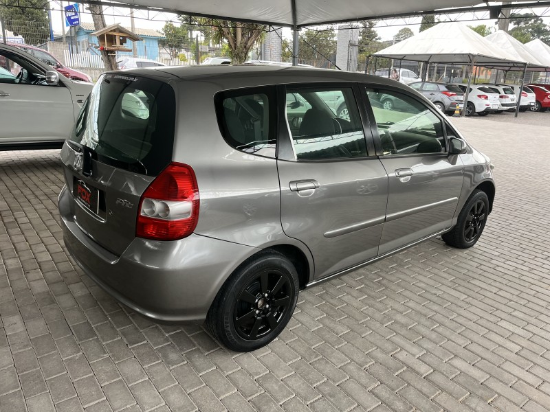 FIT 1.4 LX 8V GASOLINA 4P MANUAL - 2006 - CAXIAS DO SUL