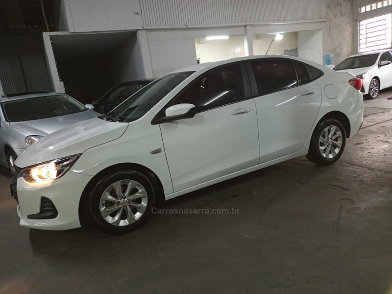ONIX 1.0 SEDAN PLUS LT 12V FLEX 4P MANUAL - 2023 - BENTO GONçALVES