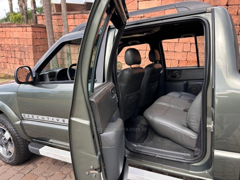 S10 2.8 EXECUTIVE 4X4 CD 12V TURBO ELECTRONIC INTERCOOLER DIESEL 4P MANUAL - 2011 - VENâNCIO AIRES