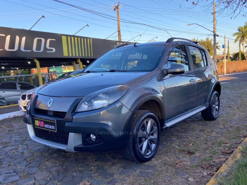 SANDERO 1.6 STEPWAY 8V FLEX 4P MANUAL - 2014 - DOIS IRMãOS
