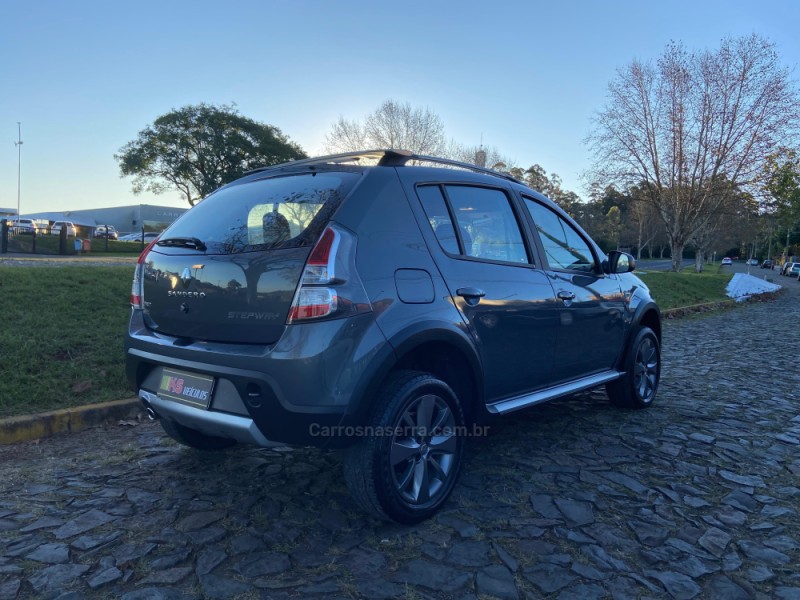 SANDERO 1.6 STEPWAY 8V FLEX 4P MANUAL - 2014 - DOIS IRMãOS